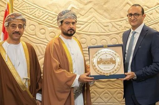 رئيس EBank يعقد جلسة مباحثات مع وزير التجارة والصناعة وترويج الاستثمار بسلطنة عمان