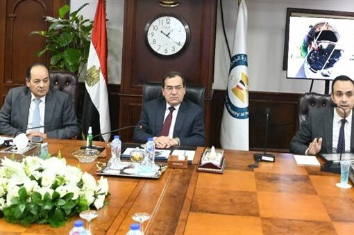 وزير البترول: خطة لتكثيف عمليات تحويل السيارات للعمل بالغاز الطبيعى المضغوط