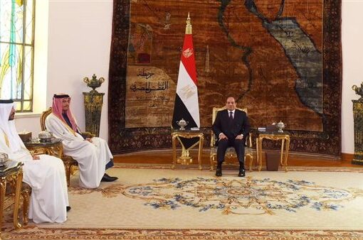 السيسي يبحث مع رئيس مجلس الوزراء القطري جهود وقف إطلاق النار بغزة