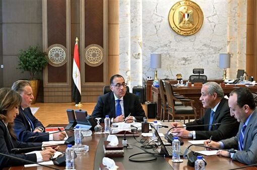 رئيس الوزراء يتابع جهود توفير السلع الأساسية والمكون الدولارى المطلوب لزيادة المعروض