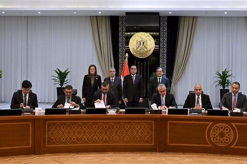 مصر توقع اتفاقيات 7 مشروعات للهيدروجين الأخضر بـ 40 مليار دولار