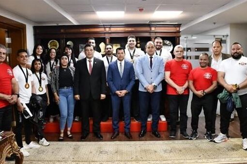 وزير الرياضة يُكرم لاعبي منتخب مصر بعد التتويج بكأس العالم للقوة البدنية