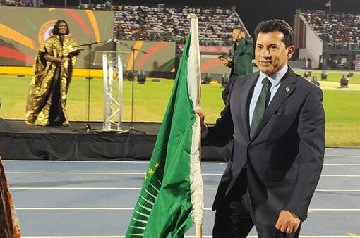وزير الرياضة يستلم راية تنظيم مصر لدورة الألعاب الأفريقية 2027