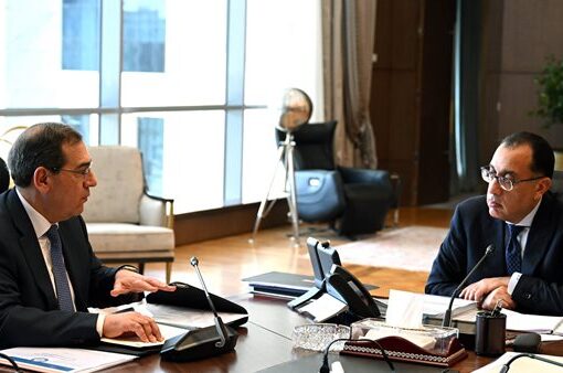 رئيس الوزراء يتابع موقف توفير الاحتياجات البترولية قبل إجازة العيد