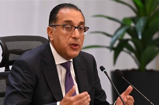 الحكومة تقرر رفع سعر رغيف الخبز المدعم إلى 20 قرشاً