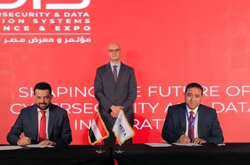 ڤودافون مصر توقع اتفاقية تعاون مع الجهاز القومي لتنظيم الاتصالات لدعم الأمن السيبراني