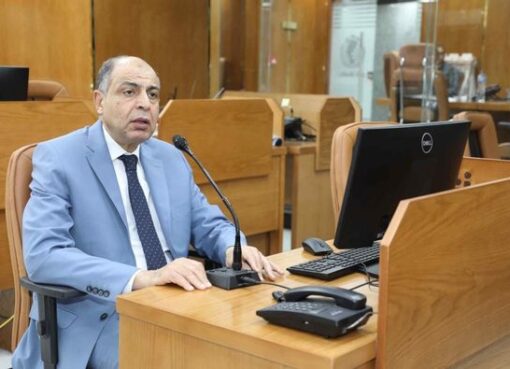 محافظ المنيا يتابع تداعيات حادث الطريق الصحراوى الشرقى ويوجه بتقدم كافة سبل الرعاية الصحية والاجتماعية للمصابين