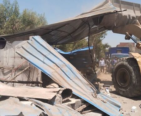 ازالة تعدى على مصرف بالمنيا بعد الابلاغ عن وجوده ب ٢٤ ساعة