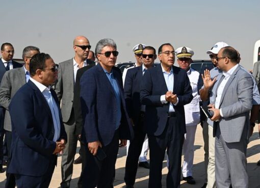 رئيس الوزراء يتفقد أعمال تطوير مدخل المنطقة الأثرية بهضبة الأهرام