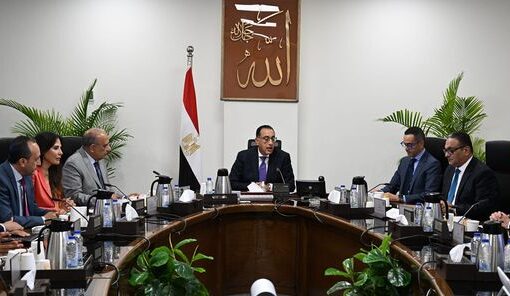 رئيس الوزراء يستعرض خطط ومشروعات شركة “أكوا باور” السعودية في قطاع الطاقة وتحلية المياه