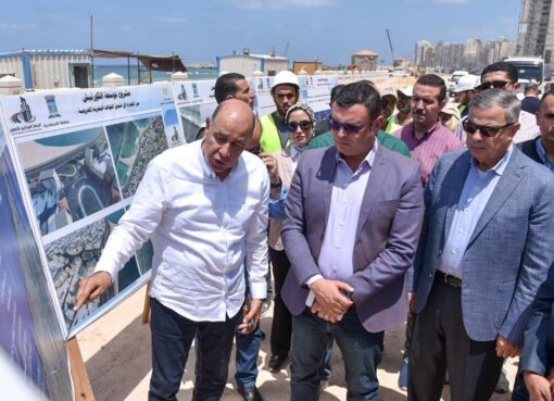 وزير الإسكان ومحافظ الإسكندرية يختتمان جولتهما بتفقد مشروع توسعة كورنيش الإسكندرية من المنتزه إلى فندق المحروسة