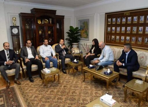 محافظ أسيوط يلتقي رئيس مجلس إدارة “سيمكس” أسمنت أسيوط لبحث سبل التعاون وزيادة الإستثمارات وزيادة المشاركة المجتمعية