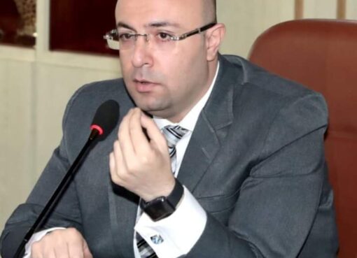 محافظ بني سويف يناقش مع إدارة خدمة المواطنين تقرير الإجراءات والحلول المنفذة