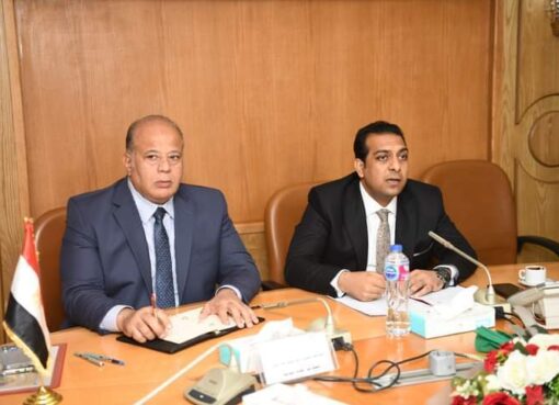 نائب محافظ قنا يبحث سبل تطوير مشروعات الأمن الغذائي