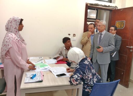 د. عصام فرحات يتفقد انتظام إجراءات قيد الطلاب بجامعة المنيا الأهلية