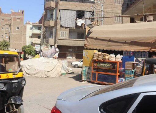 محافظ القليوبية يقوم بجولة مفاجئة بمدينة القناطر الخيرية لتفقد عدد من المشروعات ومتابعة النظافة والاشغالات ويوجه باحالة مسئولي الحملة الميكانيكية بالقناطر للتحقيق