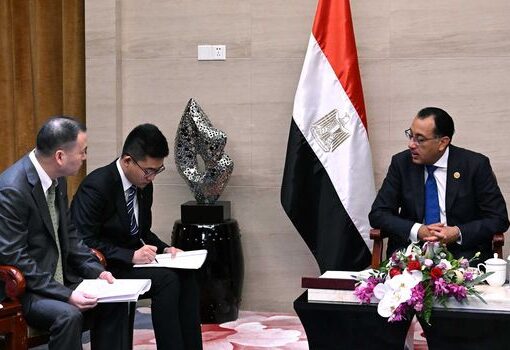 رئيس الوزراء يلتقي المدير العام لشركة GAC لصناعة السيارات