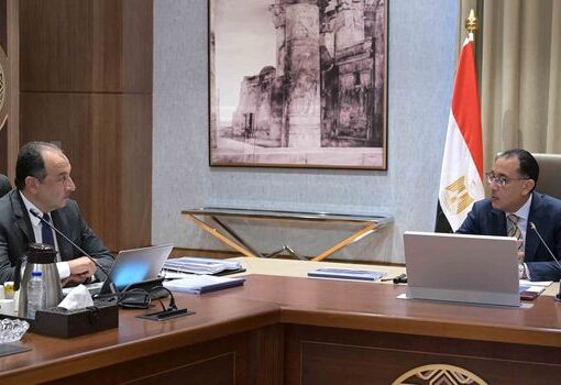 رئيس الوزراء يتابع مع وزير قطاع الأعمال العام عددا من ملفات عمل ومشروعات الوزارة