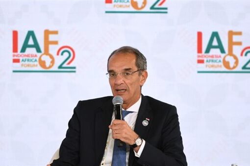 وزير الاتصالات يدعو الشركات الإندونيسية للاستثمار بمجال التعهيد في مصر