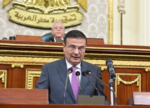 وزير الزراعة استعرض جهود توفير السلع والمنتجات الغذائية باسعار مخفضة من خلال تكثيف وزيادة القوافل والمنافذ المتحركة