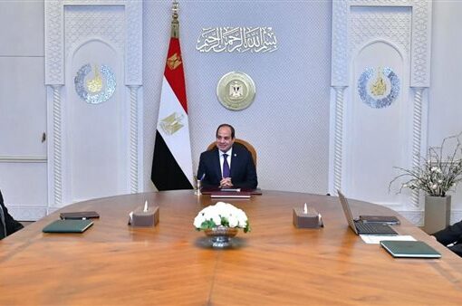 السيسي يجتمع مع رئيس مجلس إدارة صندوق تكريم الشهداء