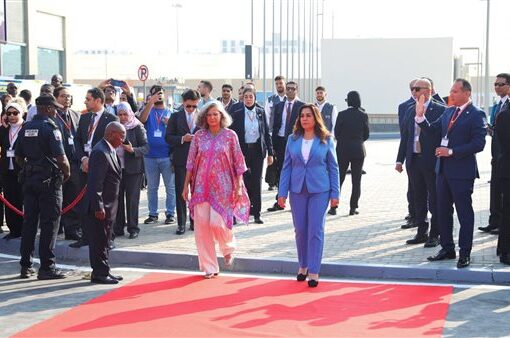 انطلاق فعاليات المنتدى الحضري العالمي في القاهرة برفع علمَي مصر والأمم المتحدة