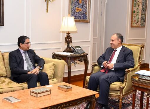 وزير الخارجية والهجرة يلتقي بوكيل وزارة خارجية بنجلاديش