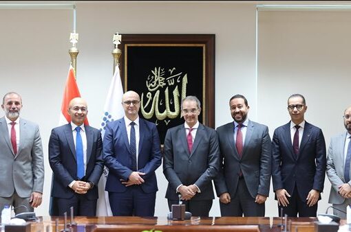 وزير الاتصالات: مضاعفة قيمة الجزاءات الموقعة على شركات المحمول المخالفة لمعايير الجودة