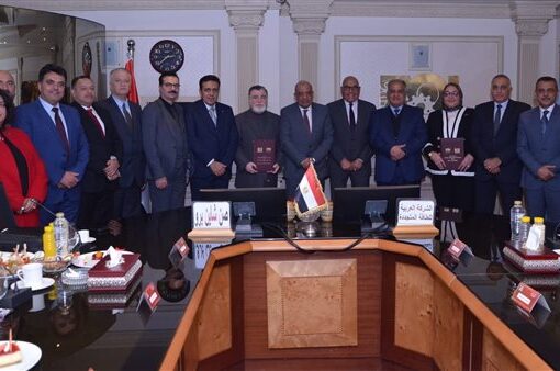 «العربية للتصنيع» تتعاون مع «صن شاين برو» السويدية لإنشاء مصنع للألواح الشمسية