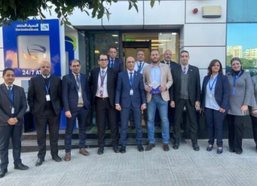 للعام الرابع.. المصرف المتحد يمنح صاحب أول معاملة بنكية في 2025 «شهادة المليونير» هدية