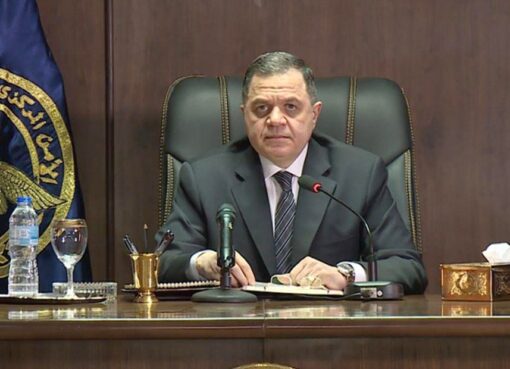 وزير الداخلية يهنئ البابا تواضروس الثانى والإخوه الأقباط بعيد الميلاد المجيد