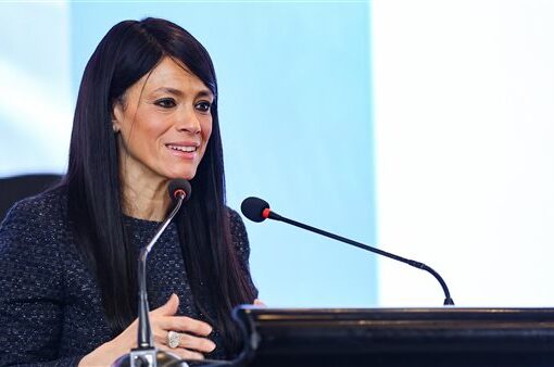 مصر توقع اتفاقيتين بقيمة 1.6 مليار دولار مع البنك الإسلامي للتنمية