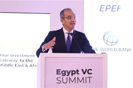 وزير الاتصالات: 180 شركة عالمية تعمل بمجال التعهيد فى مصر