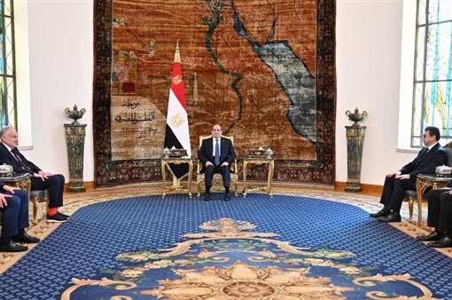 السيسي يبحث مع رئيس الكونجرس اليهودي العالمي جهود عودة الاستقرار بالشرق الأوسط