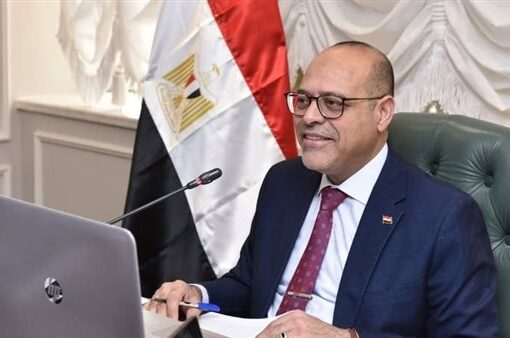 وزير العمل: الاثنين والخميس المقبلين أجازة مدفوعة الأجر للعاملين بالقطاع الخاص