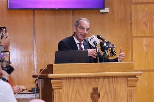 وزير الاتصالات: تطوير 170 مكتب بريد وإنشاء 150 برج محمول جديد بالقليوبية