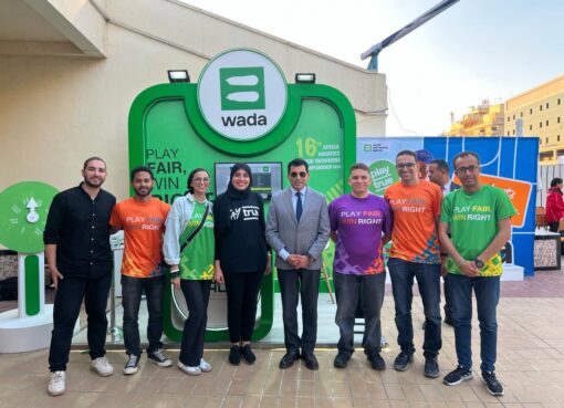 وزير الرياضة يزور جناح المنظمة المصرية لمكافحة المنشطات خلال بطولة إفريقيا للسباحة للناشئين