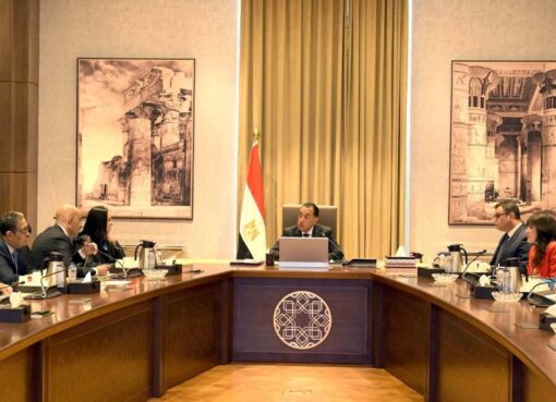 رئيس الوزراء يستعرض مقترحات زيادة عدد فصول ودور الحضانة