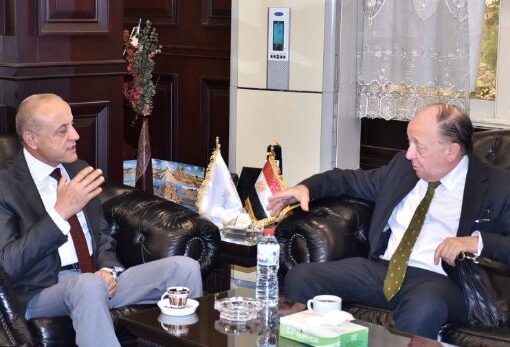 محافظ الأقصر يستقبل السفير الأرجنتينى لبحث تعزيز السياحة والتعاون بين البلدين