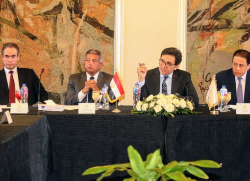 وزير الثقافة يترأس اجتماع وضع توصيات لجنة دراسة التأثيرات الاجتماعية للدراما والإعلام تمهيدًا لرفعها لرئيس الوزراء