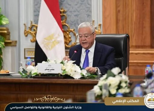 رئيس مجلس النواب يقدم الشكر لوزير الشؤون النيابية والقانونية على حضوره الدائم وتفاعله ودعمه لرؤية المجلس في العديد من المواقف