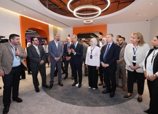وزير الاتصالات يتفقد مقر شركة VXI الأمريكية الرائدة عالميًا في مجال خدمات التعهيد في القاهرة