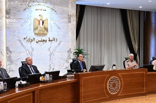 رئيس الوزراء يوجه باتخاذ التدابير اللازمة لتلافي الأزمات خلال إجازة العيد
