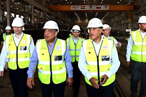 رئيس الوزراء يتفقد موقع إنشاء المحطة النووية بالضبعة