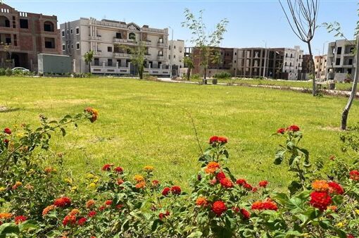 وزير الإسكان يتابع موقف مشروعات البنية الأساسية والتطوير بمدن بالصعيد