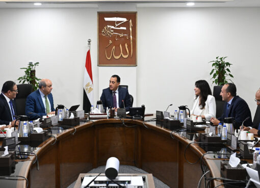 رئيس الوزراء يتابع الموقف التنفيذي لمشروع “مبنى 4” بمطار القاهرة الدولي