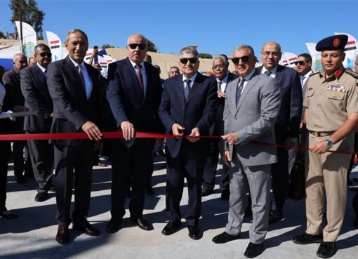 هيئة قناة السويس تفتتح الكوبري الغربى العائم الجدبد