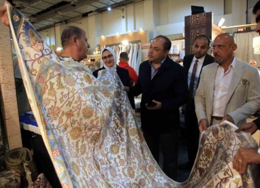 رئيس هيئة تنمية الصعيد يتفقد أجنحة محافظات الصعيد وحلايب وشلاتين بمعرض (تراثنا ٢٠٢٥) تحت رعاية فخامة الرئيس عبد الفتاح السيسي