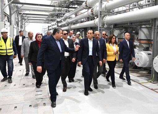 رئيس الوزراء يتابع ميدانياً مراحل الاختبار والتشغيل التجريبي لمحطة الربط الكهربائي المصري السعودي العملاقة بمدينة بدر